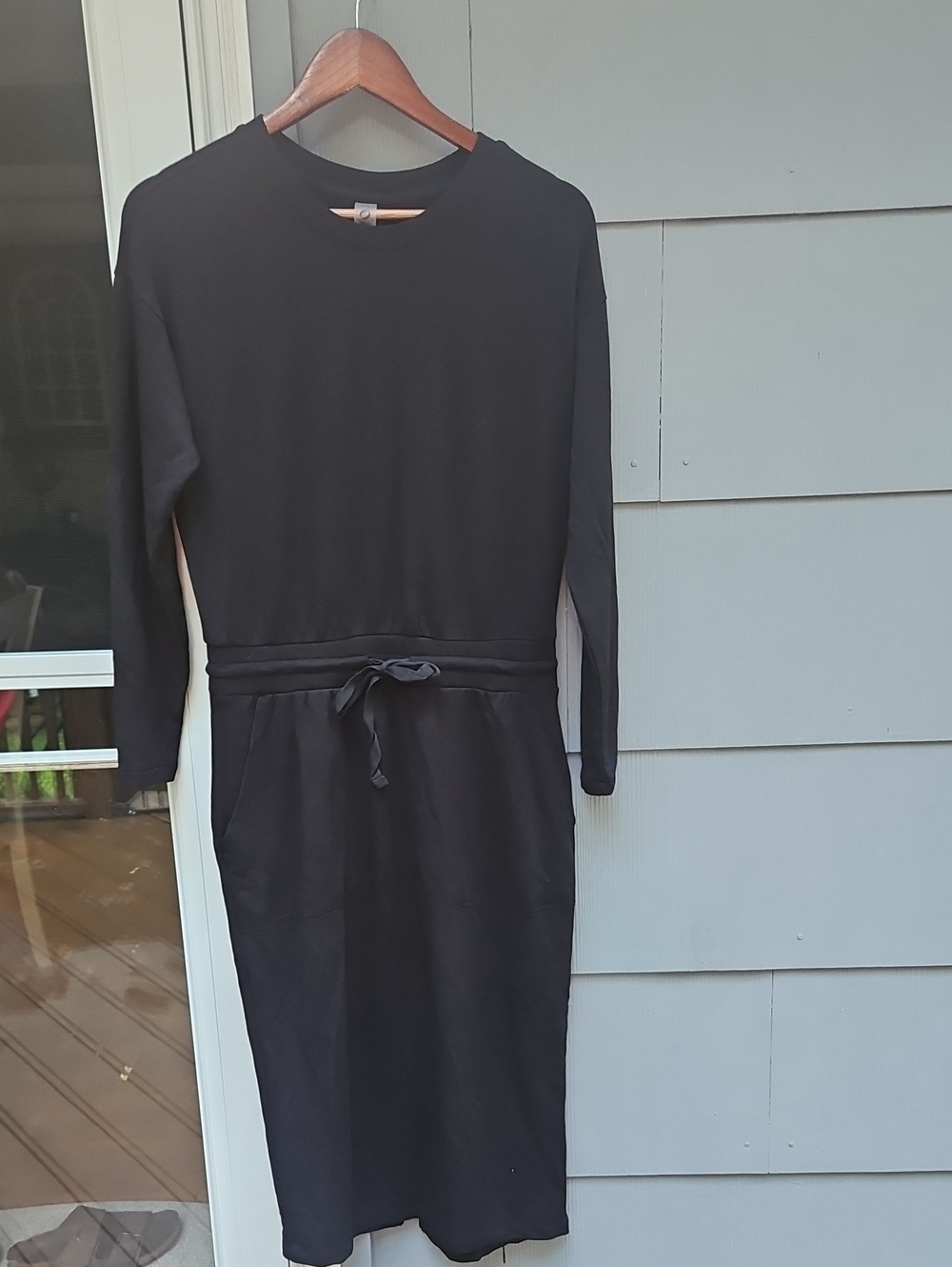 Lou & Grey Black Long-Sleeve Tie-Waist Midi Dress Small